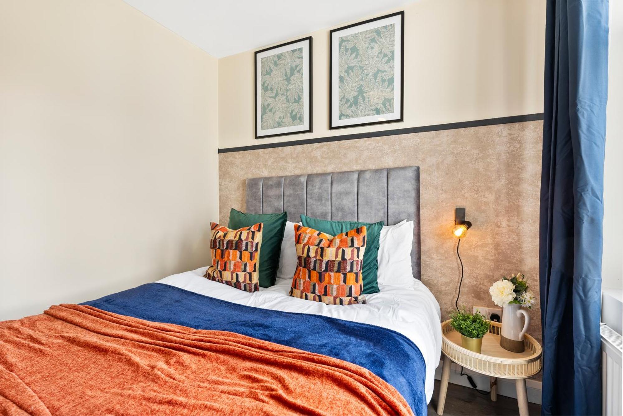 Stylish Wembley Gem - Parking -Sleeps 14 ลอนดอน ภายนอก รูปภาพ
