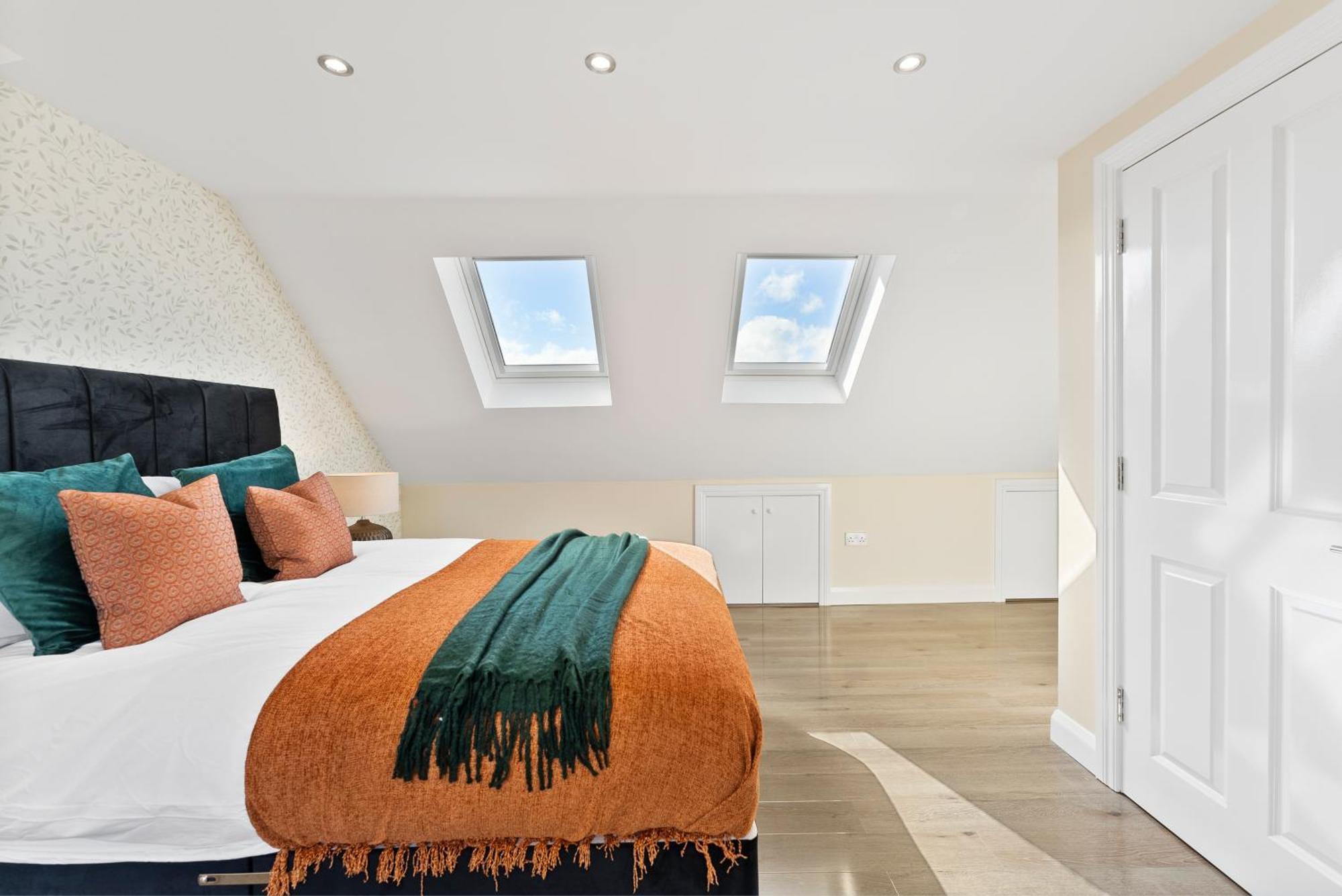 Stylish Wembley Gem - Parking -Sleeps 14 ลอนดอน ภายนอก รูปภาพ