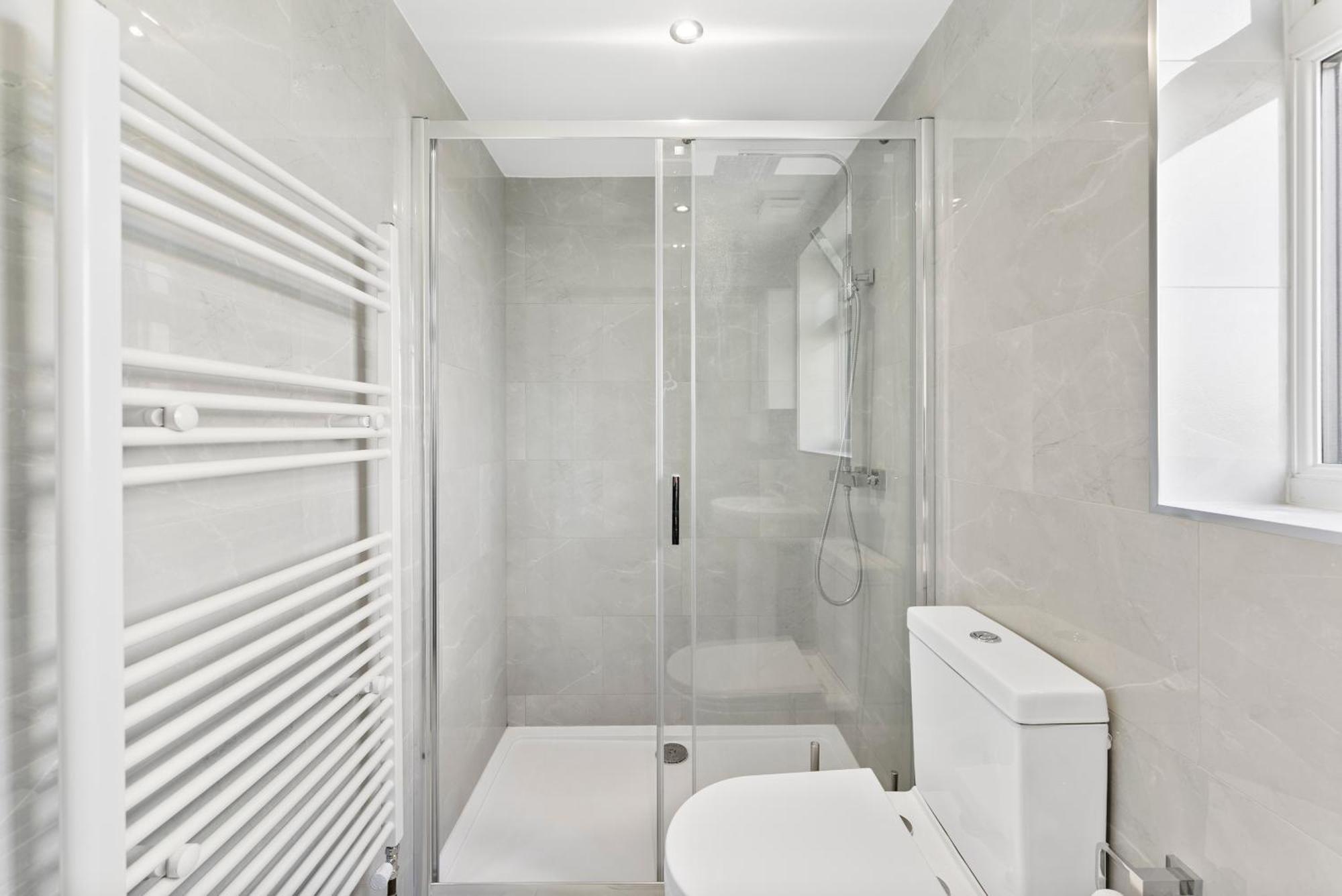 Stylish Wembley Gem - Parking -Sleeps 14 ลอนดอน ภายนอก รูปภาพ