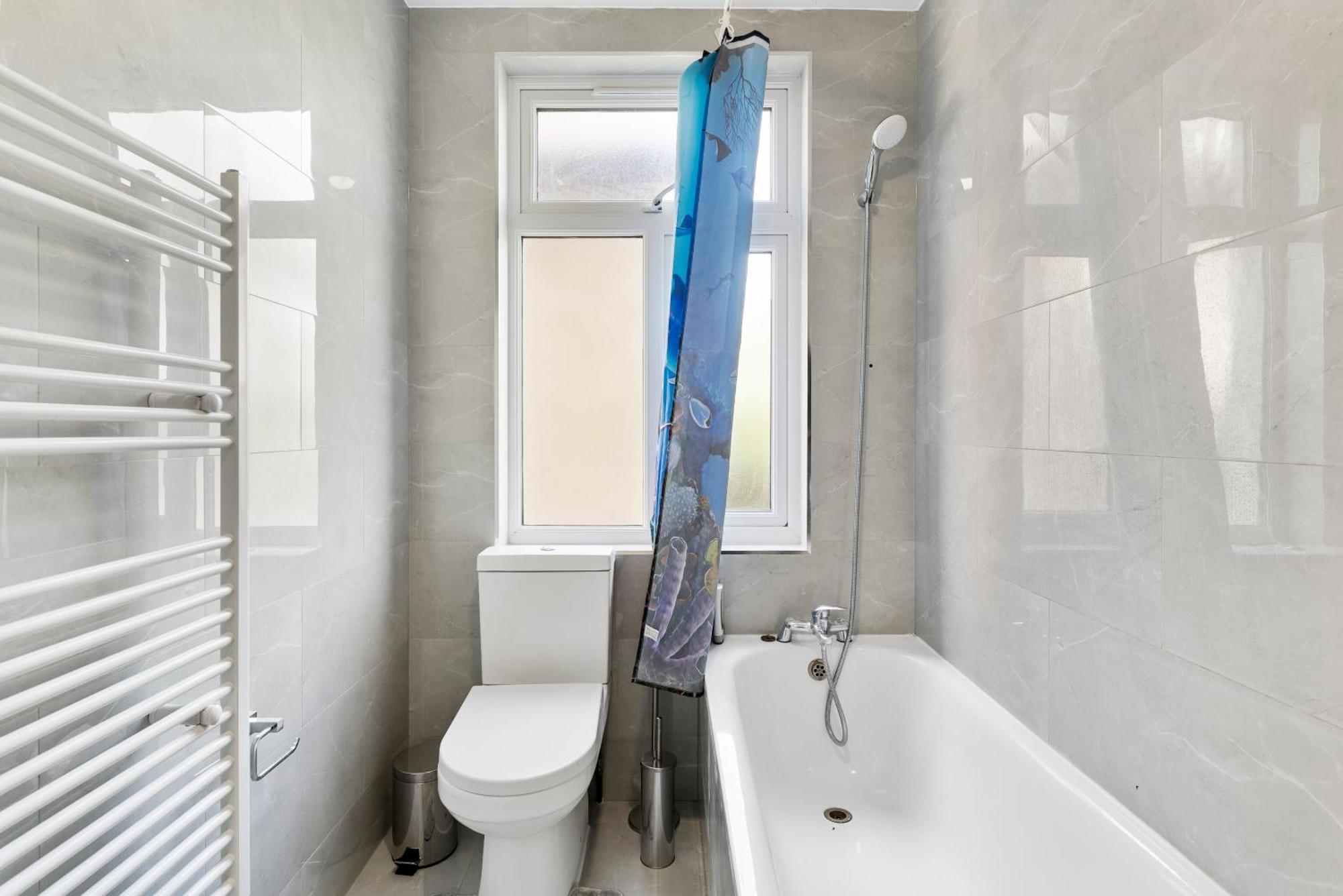 Stylish Wembley Gem - Parking -Sleeps 14 ลอนดอน ภายนอก รูปภาพ