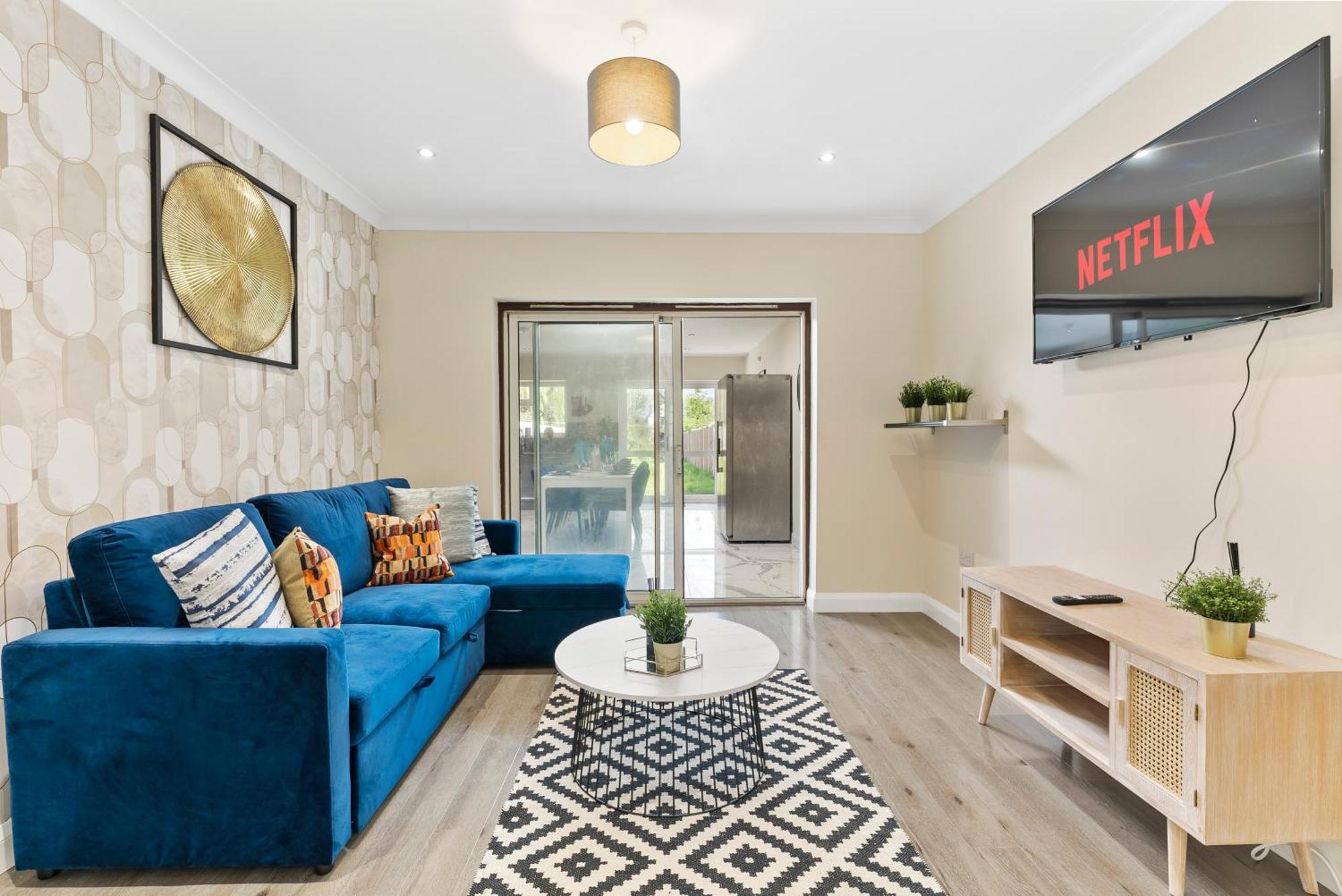 Stylish Wembley Gem - Parking -Sleeps 14 ลอนดอน ภายนอก รูปภาพ